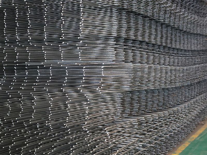 現(xiàn)貨強(qiáng)期貨弱 下周重要窗口期鋼市這樣走！